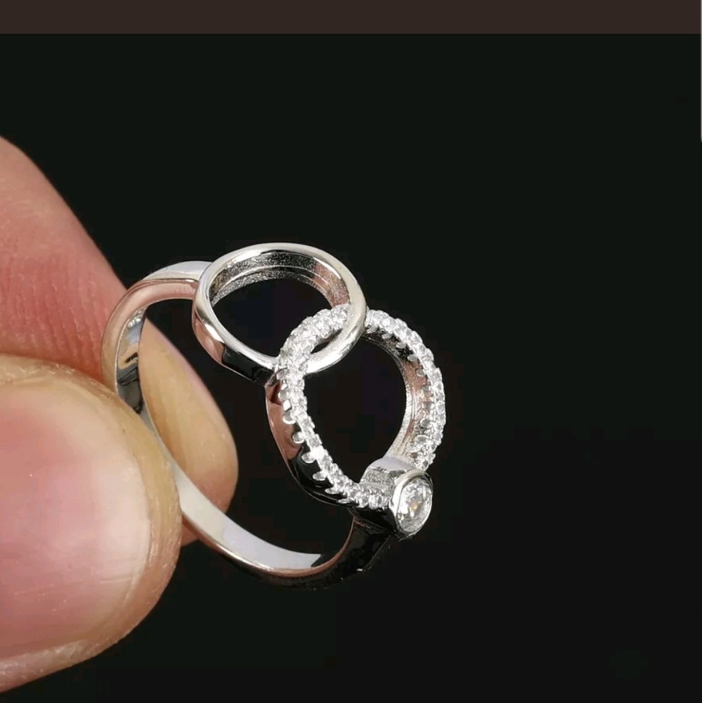 2 entwined circles engagement ring sz 6.5 - Picture 3 of 9